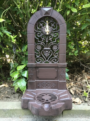 Garden fountain, aluminum, brown